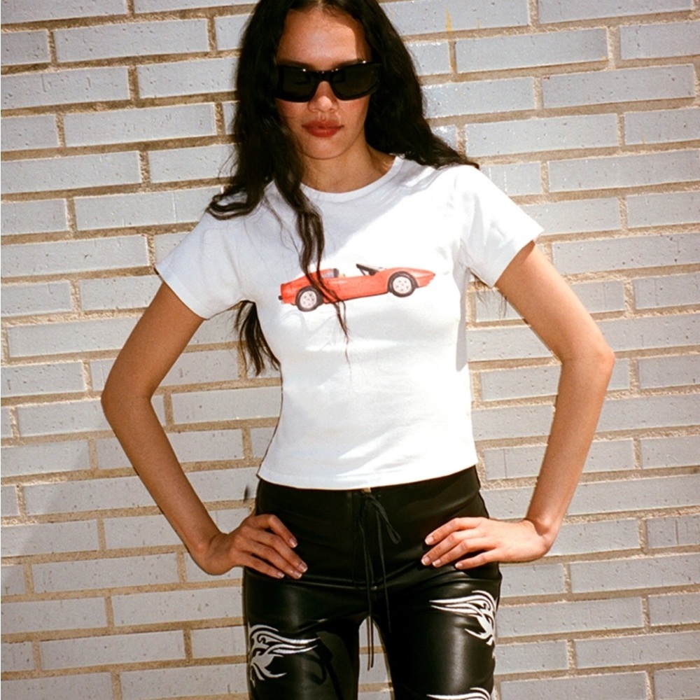 Realisation Par TOPLESS tee. Size Small.